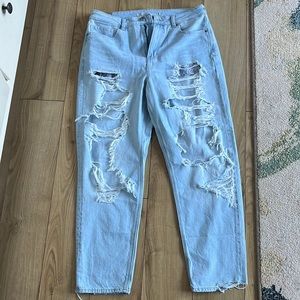 American eagle distressed high rise mom jeans. NEW with tags. Size 12regular.